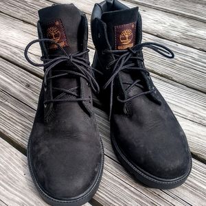 Timberland Classic Boot: Boys Size 6 or will fit a Women's Size 8.